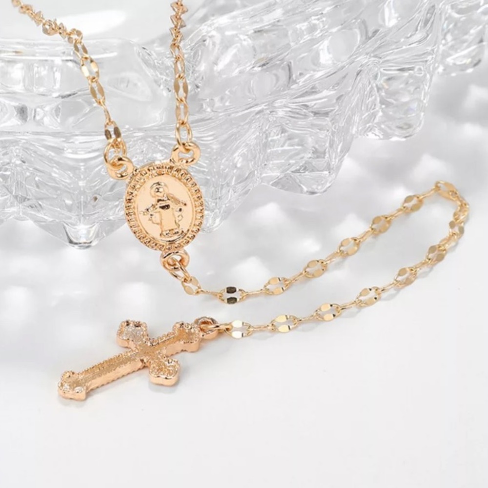 Vintage Gold Cross Pendant Necklace - Picture 5 of 5
